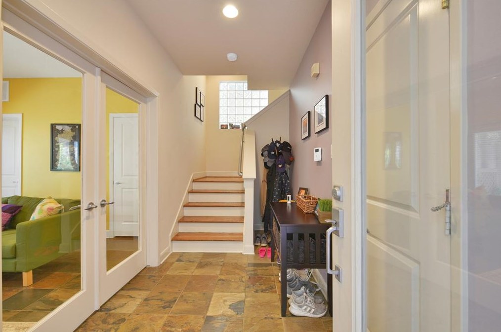 719 Reinerman St, Houston TX  77007-5236 exterior