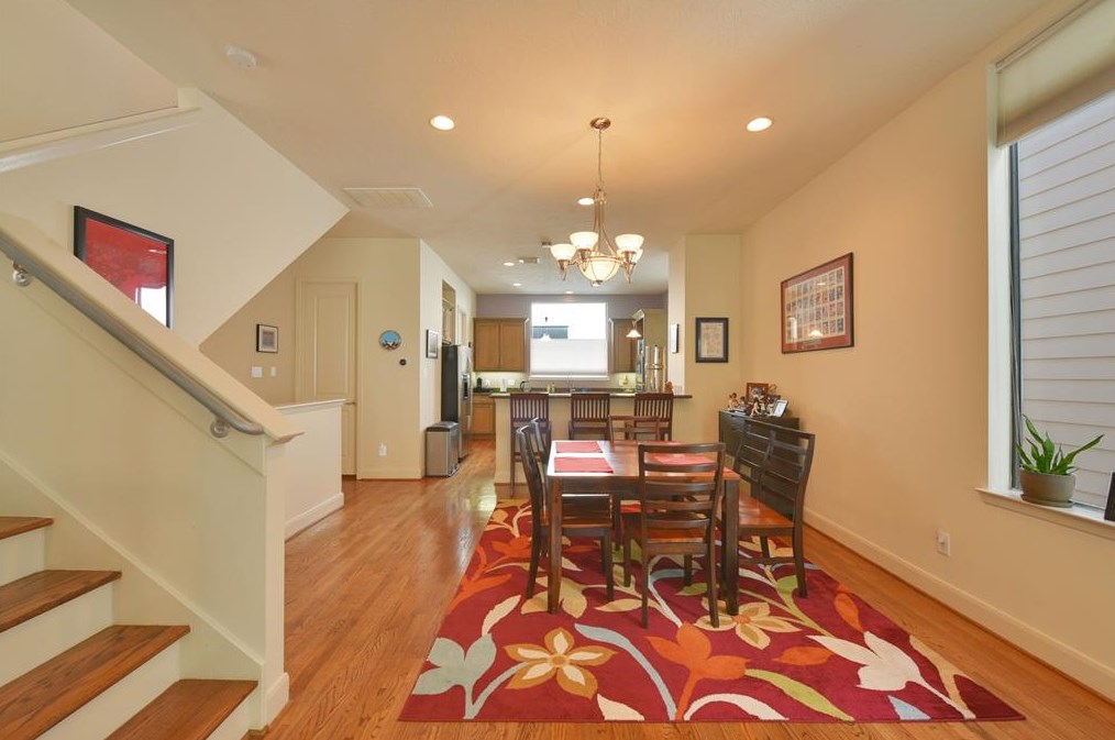 719 Reinerman St, Houston TX  77007-5236 exterior