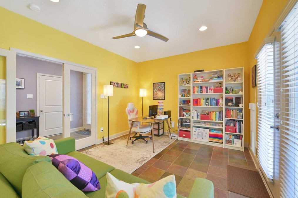 719 Reinerman St, Houston TX  77007-5236 exterior