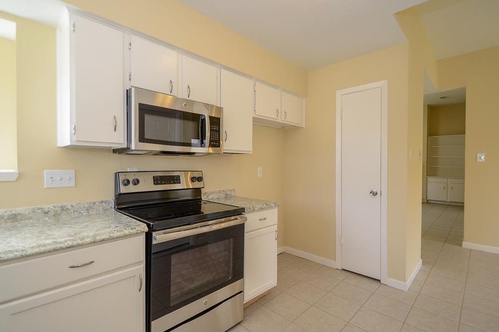 7611 Shaddock Dr, Houston TX  77041-1543 exterior