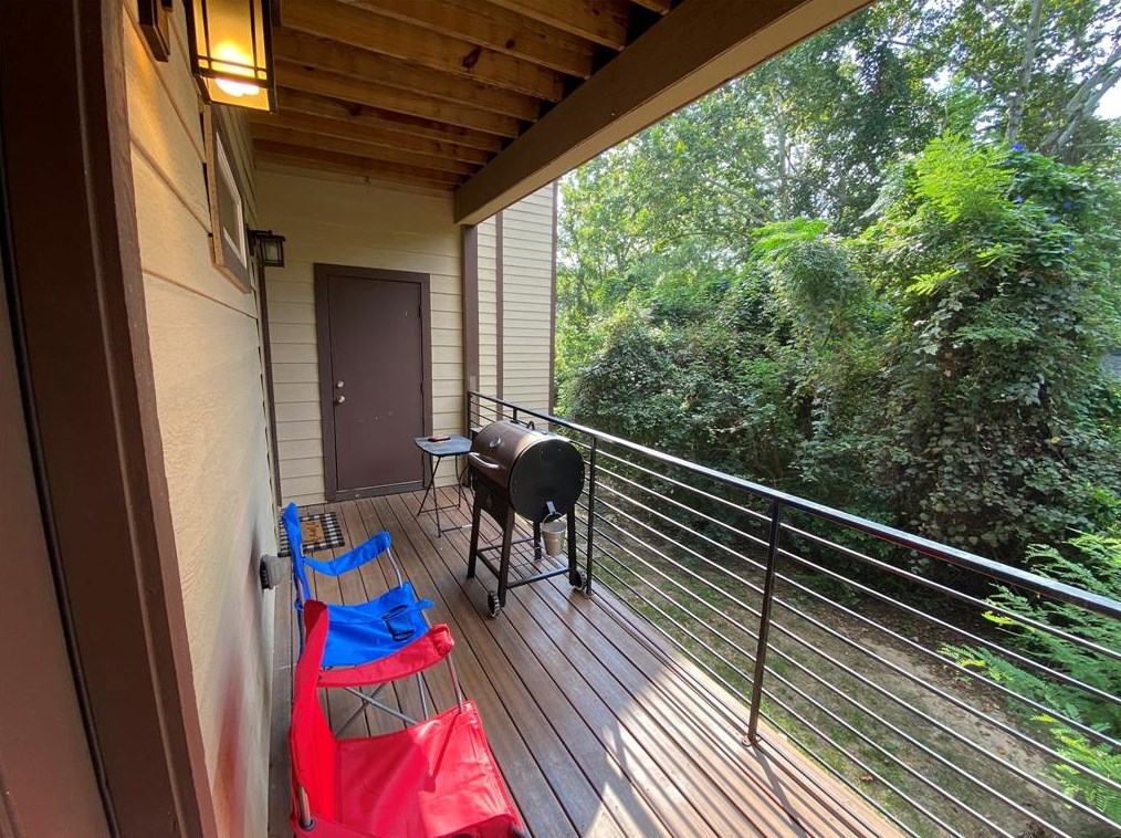 1239 20th St, Huntsville TX 77340-5111 exterior