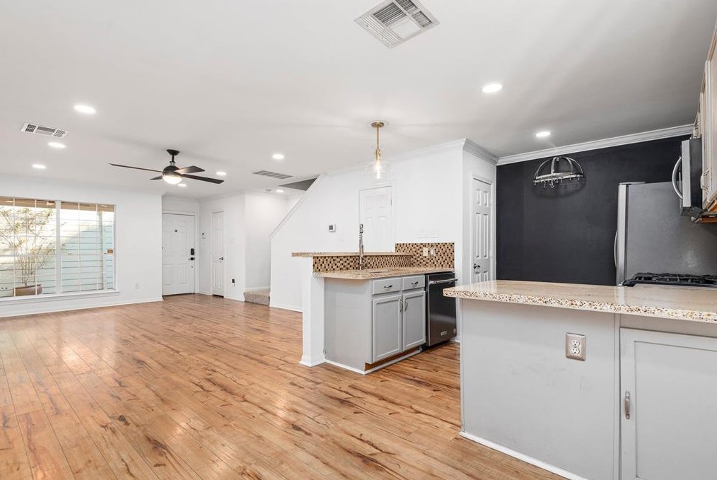 1113 Robin, Houston TX  77019-4612 exterior