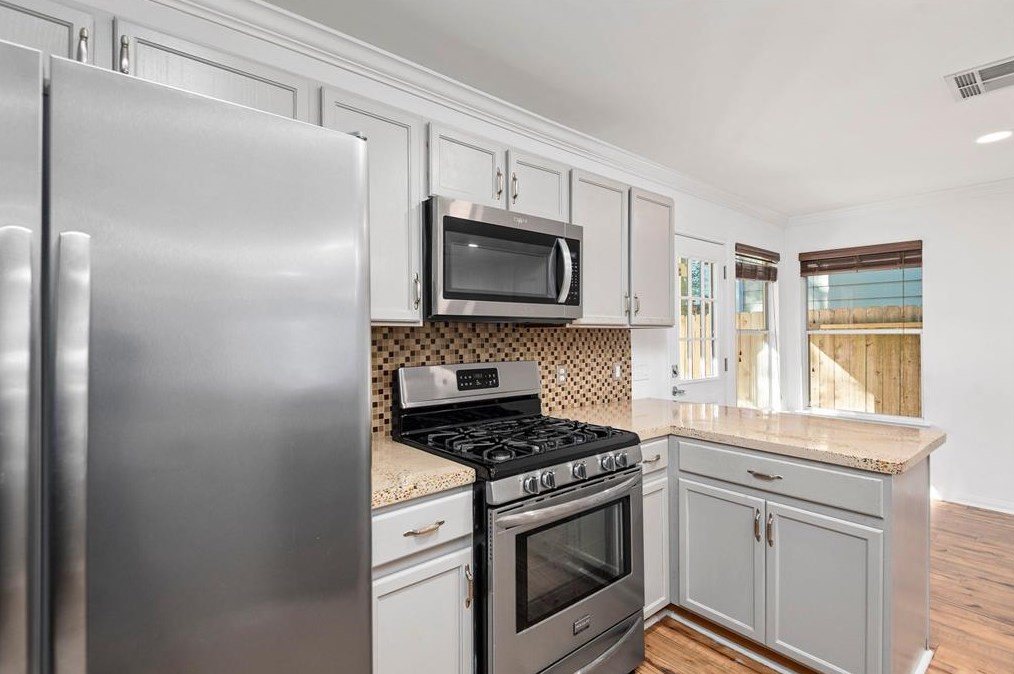 1113 Robin, Houston TX  77019-4612 exterior
