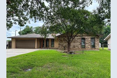 316 N 30th Street, Nederland, TX 77627 - Photo 1