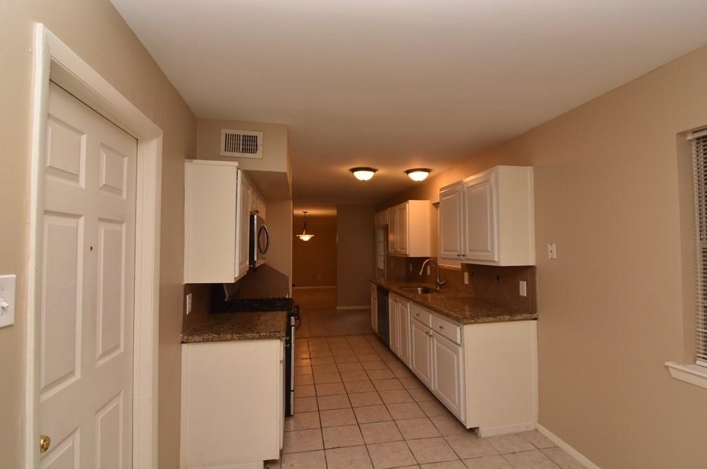 25123 Tuckahoe Ln, Spring TX  77373-8009 exterior
