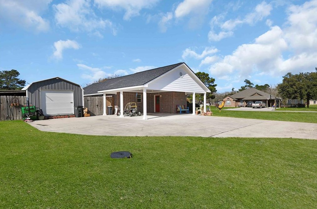 133 County Road 2208, Cleveland TX  77327-2304 exterior