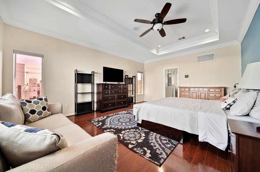 2718 Clay St, Houston TX  77002-7504 exterior