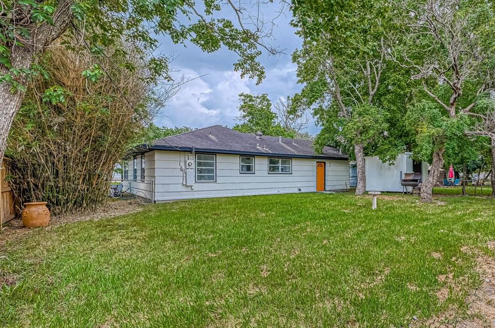 9906 Carmalee St, Houston TX  77075-5103 exterior