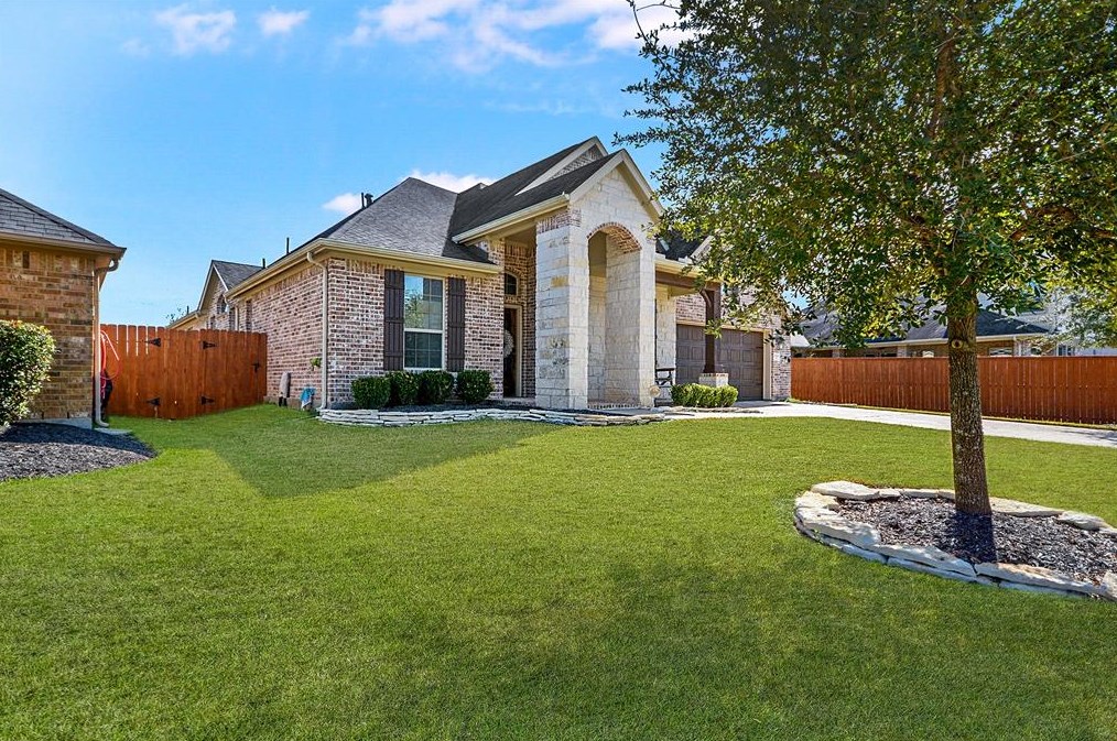 2519 Kinsgate Forest Dr, Katy TX  77494-1899 exterior