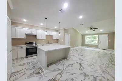 1306 N 9th Street, Conroe, TX 77301 - Photo 5