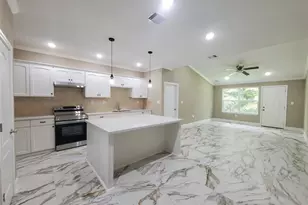 1306 N 9th St, Conroe, TX 77301 - Photo 5