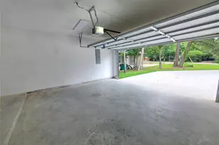 1306 N 9th St, Conroe, TX 77301 - Photo 45