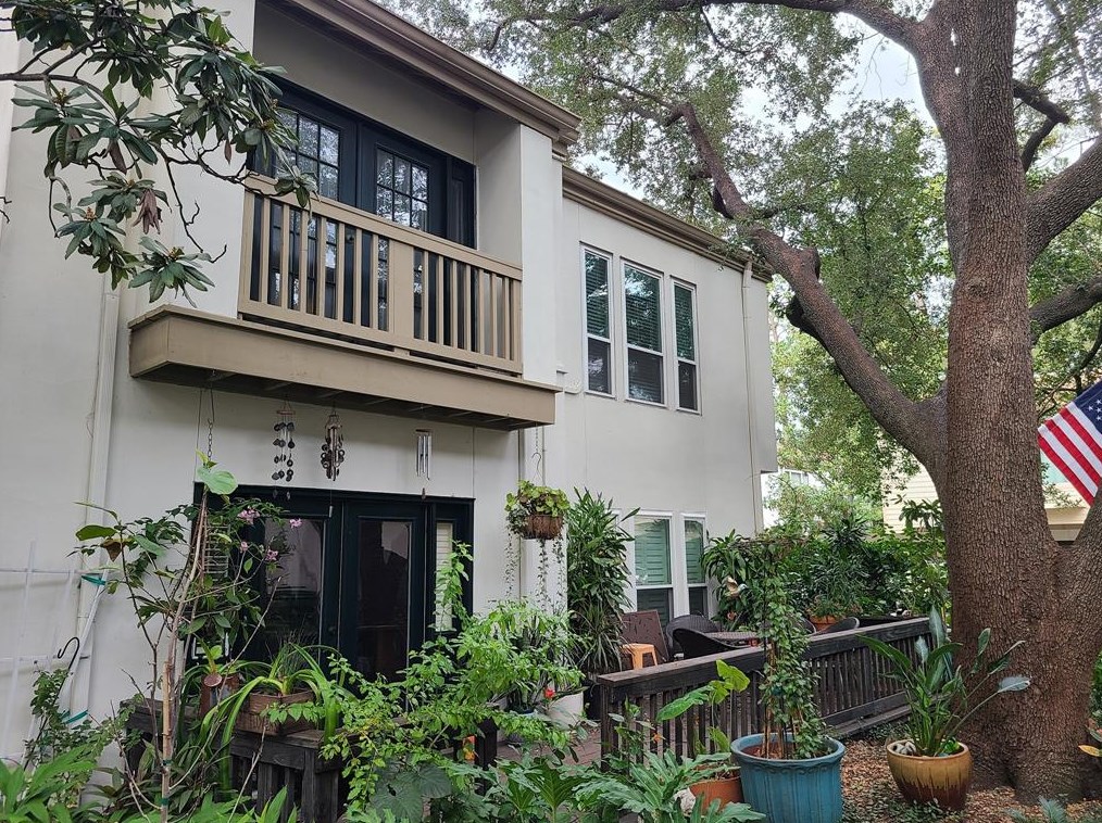 2100 Tanglewilde St, Houston TX  77063-1209 exterior