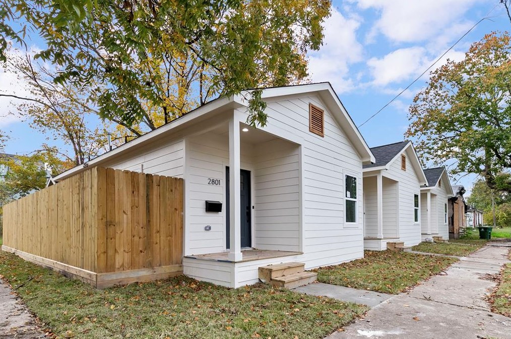 2801 Nettleton St, Houston TX  77004-3324 exterior