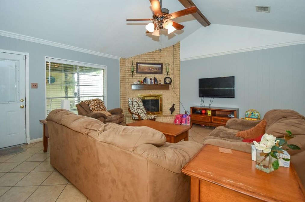 1503 Chippawa Ln, Pasadena TX  77504-3207 exterior