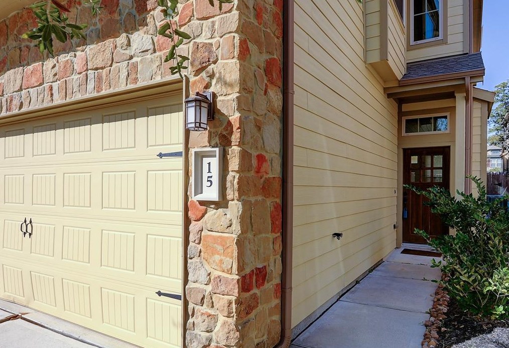 15 Cheswood Manor Ct, Spring TX  77382-5385 exterior