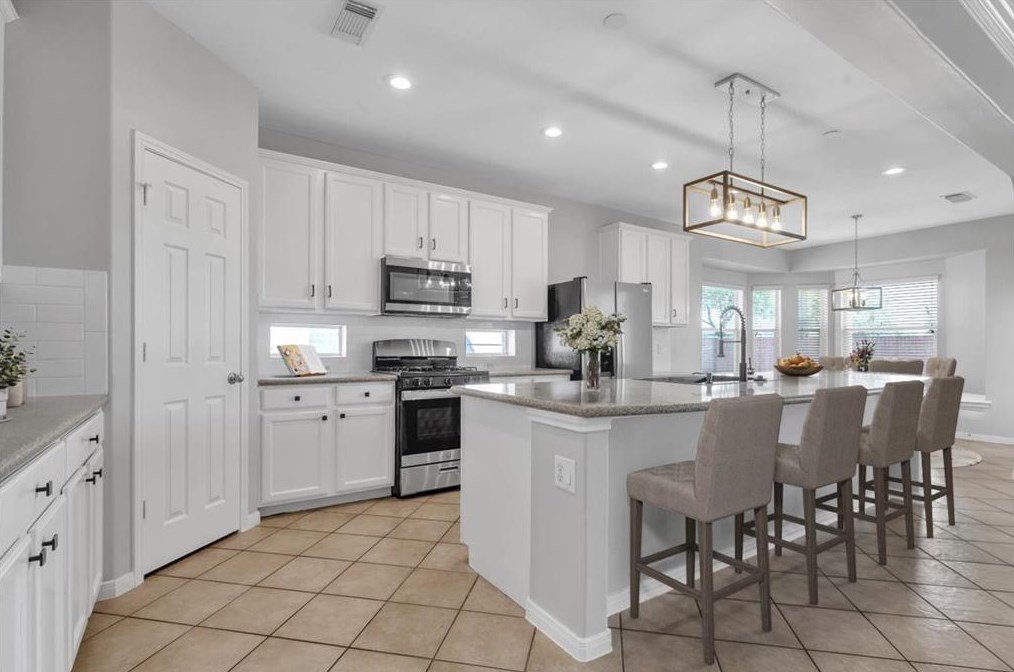 2525 Dry Bank Ln, Pearland TX  77584-2516 exterior