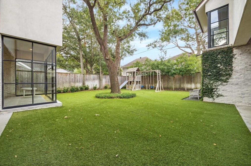 3729 Nottingham St, Houston TX  77005-1409 exterior