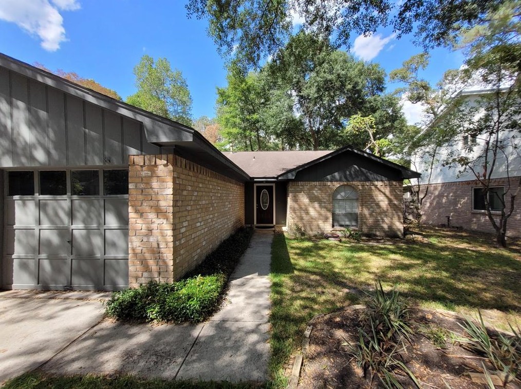 68 Waxberry Rd, Spring TX  77381-2897 exterior