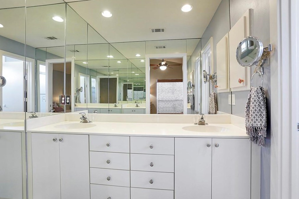 658 Lester St, Houston TX 77007-5223 exterior