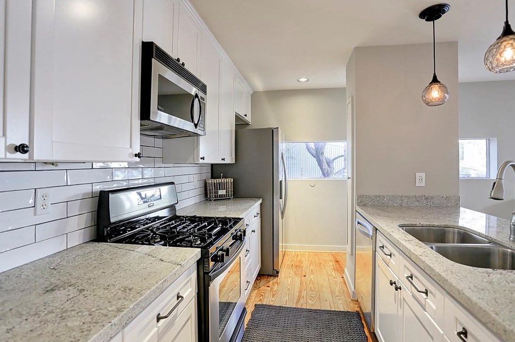 658 Lester St, Houston TX 77007-5223 exterior