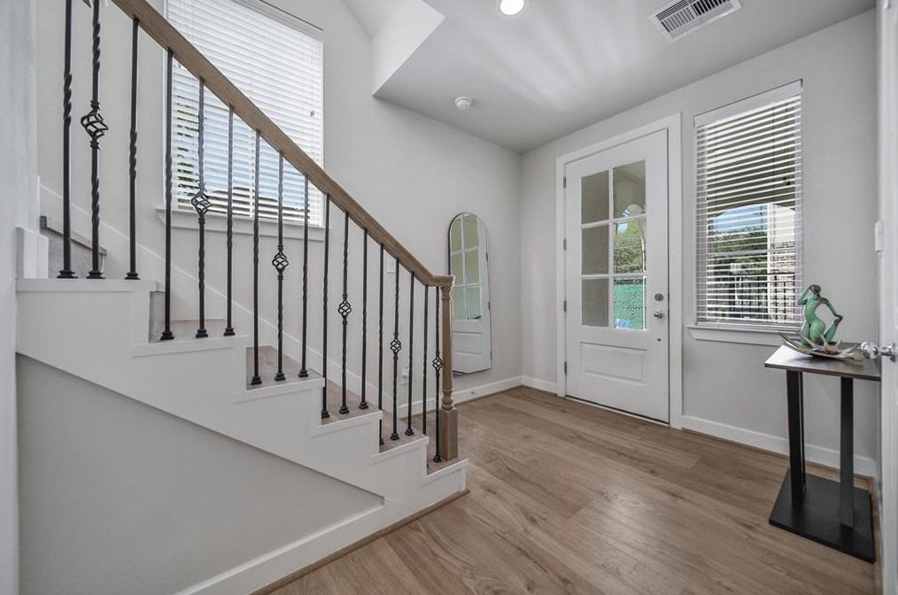 5220 Schuler St, Houston TX  77007-3242 exterior