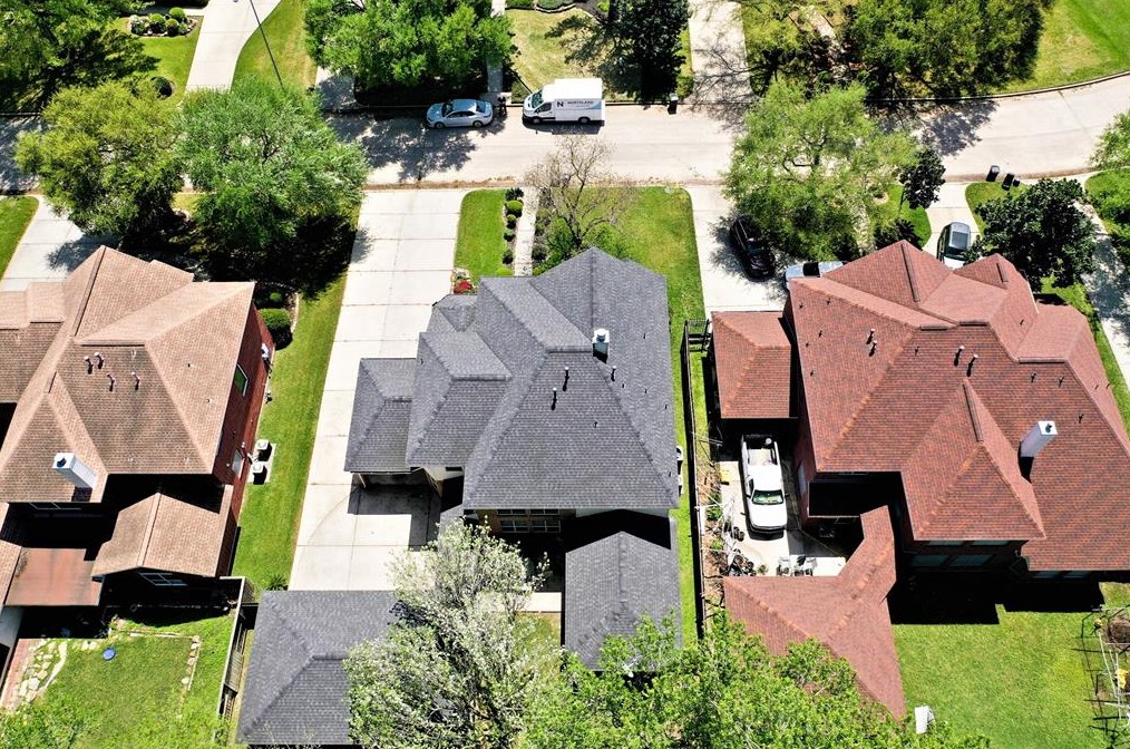 2502 Meadow Tree Ln, Spring TX  77388-5489 exterior