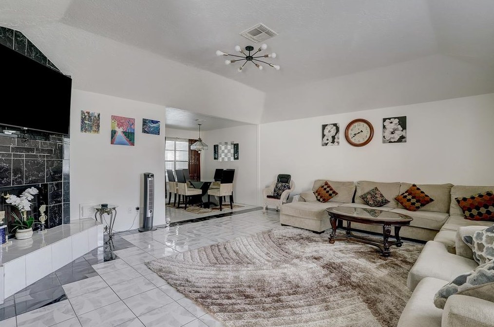 7234 Lost Fable Ln, Houston TX  77095-1256 exterior