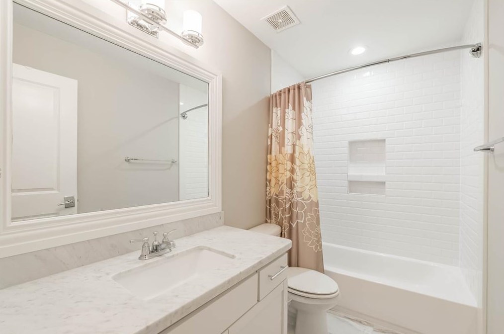 1511 Alexander St, Houston TX 77007-1422 exterior