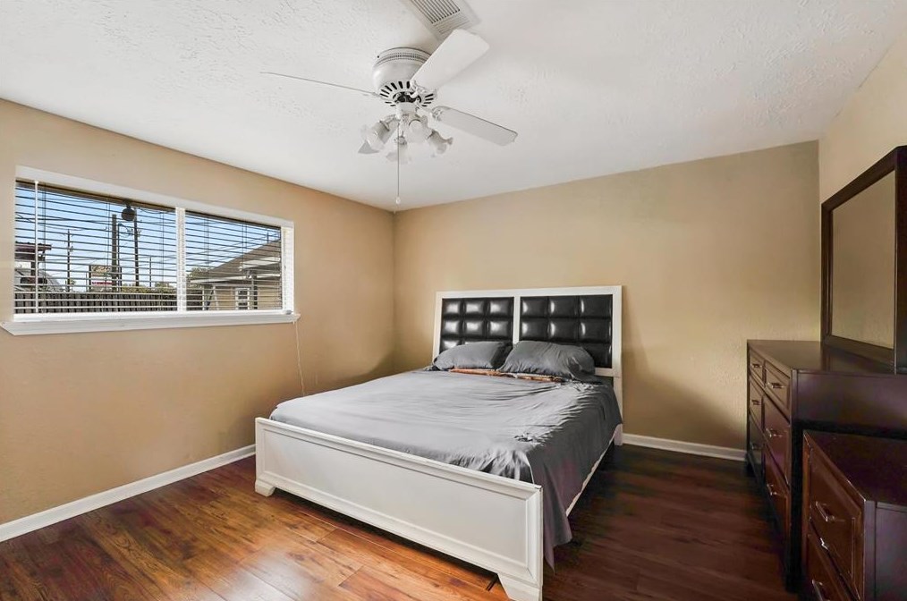 13931 Stoneshire St, Houston TX  77037-1742 exterior