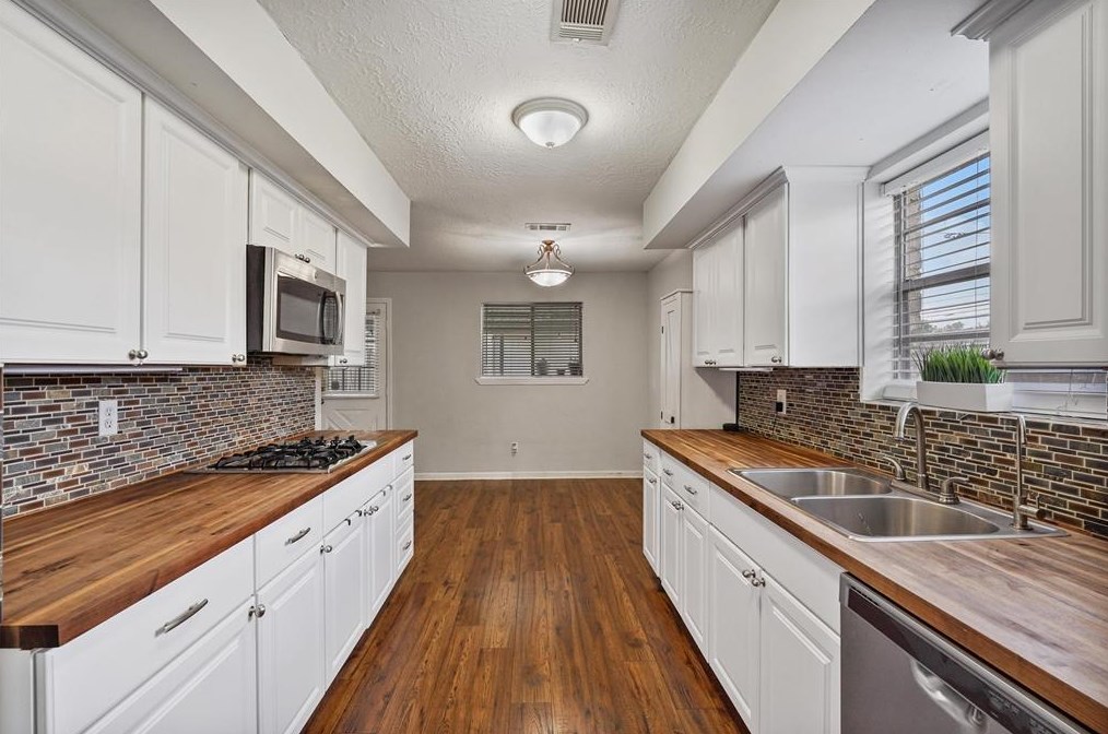 13931 Stoneshire St, Houston TX  77037-1742 exterior