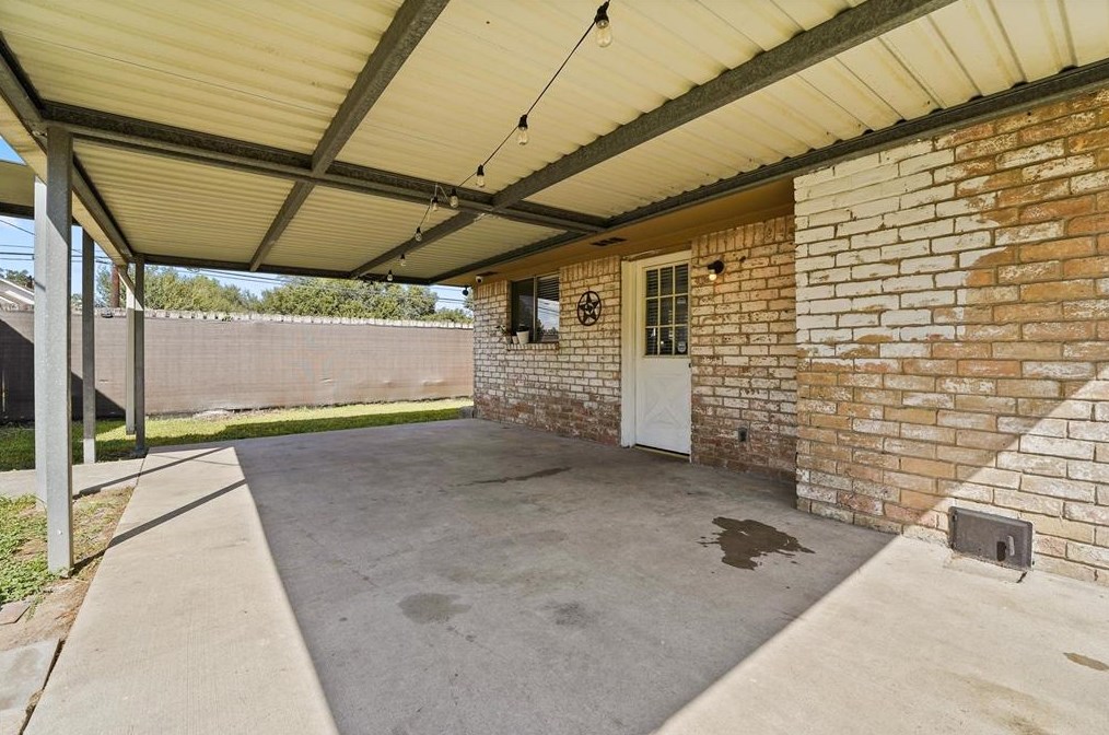 13931 Stoneshire St, Houston TX  77037-1742 exterior