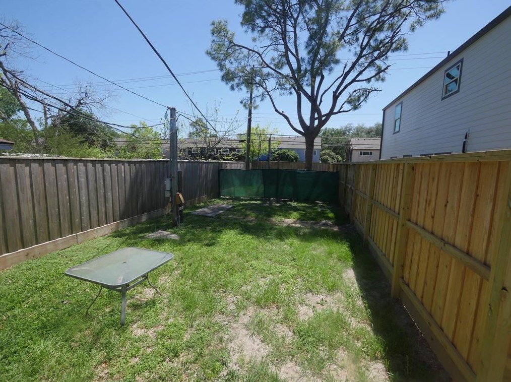 10323 Emnora Ln, Houston TX  77043-2119 exterior