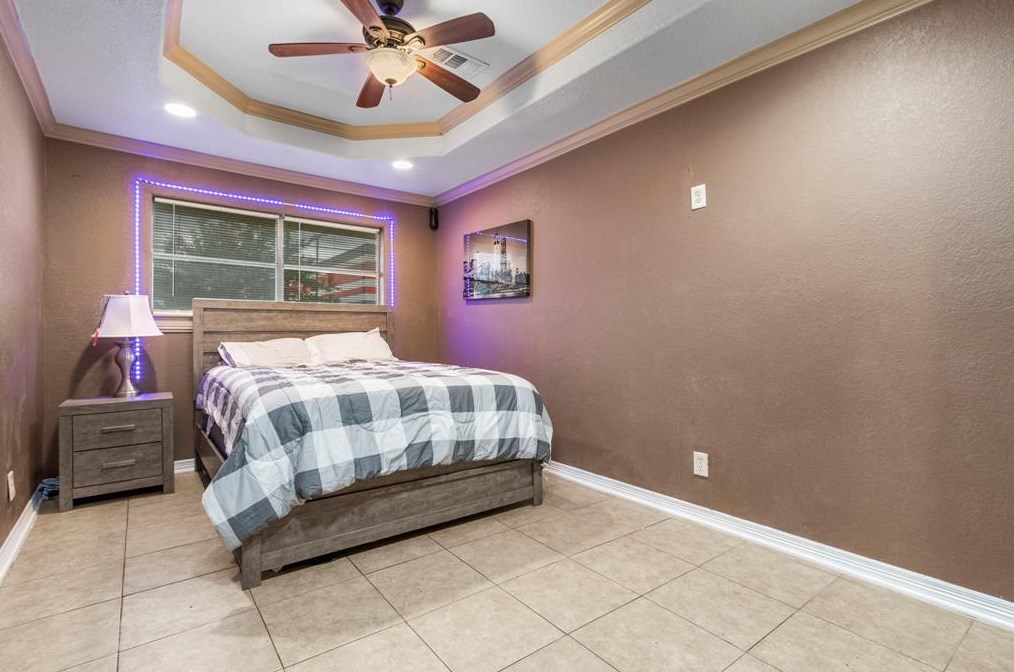 1608 Dabney Dr, Pasadena TX 77502-5448 exterior