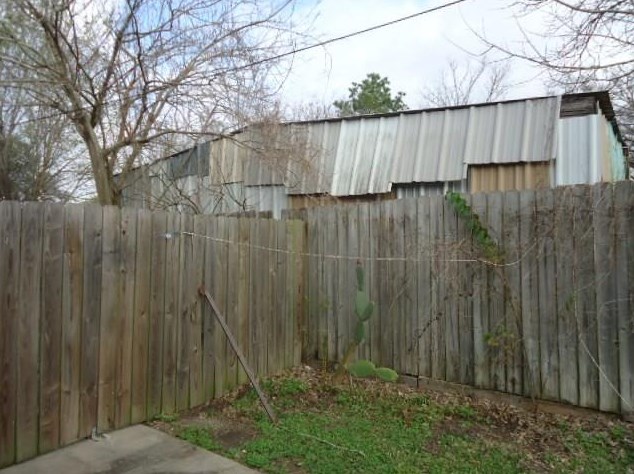 5103 Windemere St, Houston TX  77033-2900 exterior