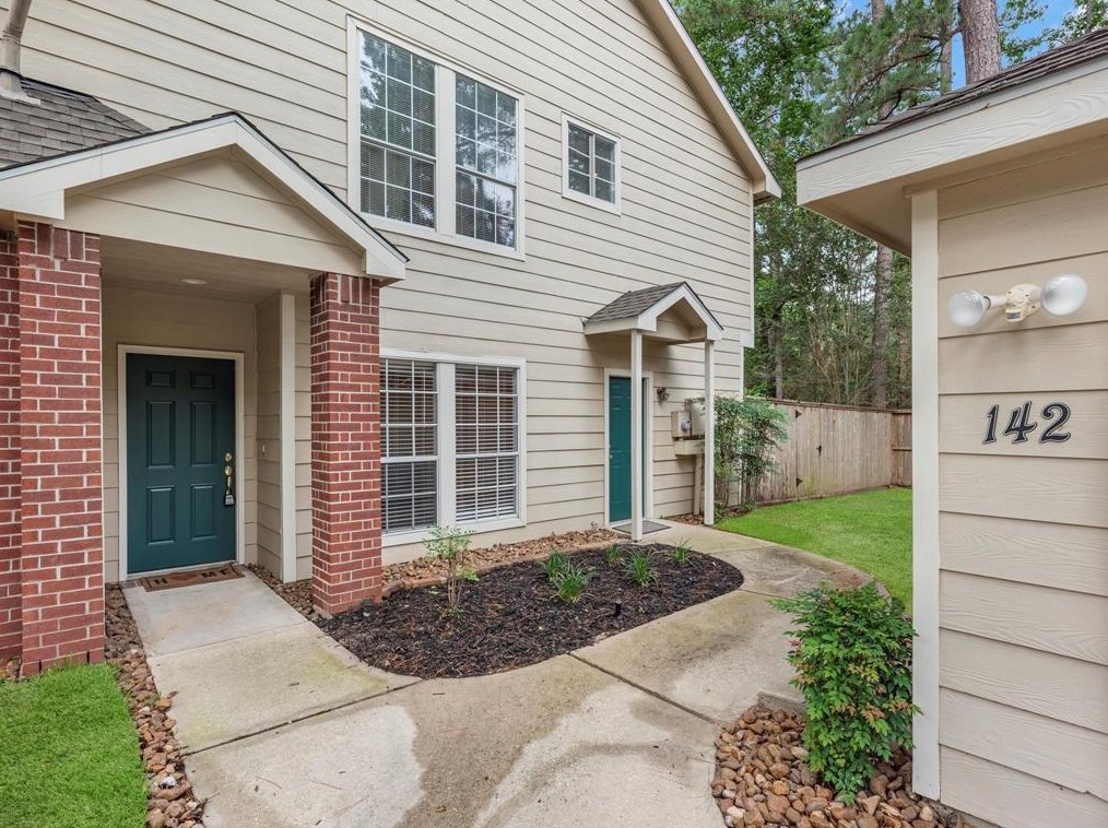 142 Magnolia Pond Pl, Spring TX  77381-5000 exterior