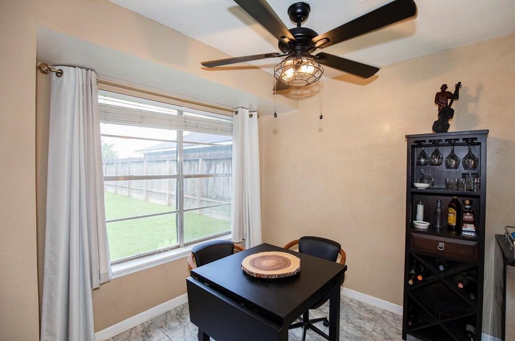 706 Autumnwood Dr, Houston TX  77013-5693 exterior