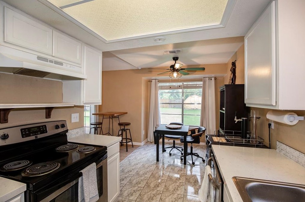 706 Autumnwood Dr, Houston TX  77013-5693 exterior