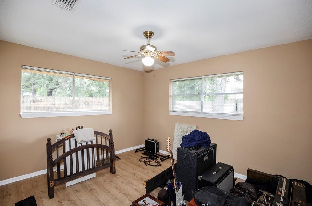 706 Autumnwood Dr, Houston TX  77013-5693 exterior