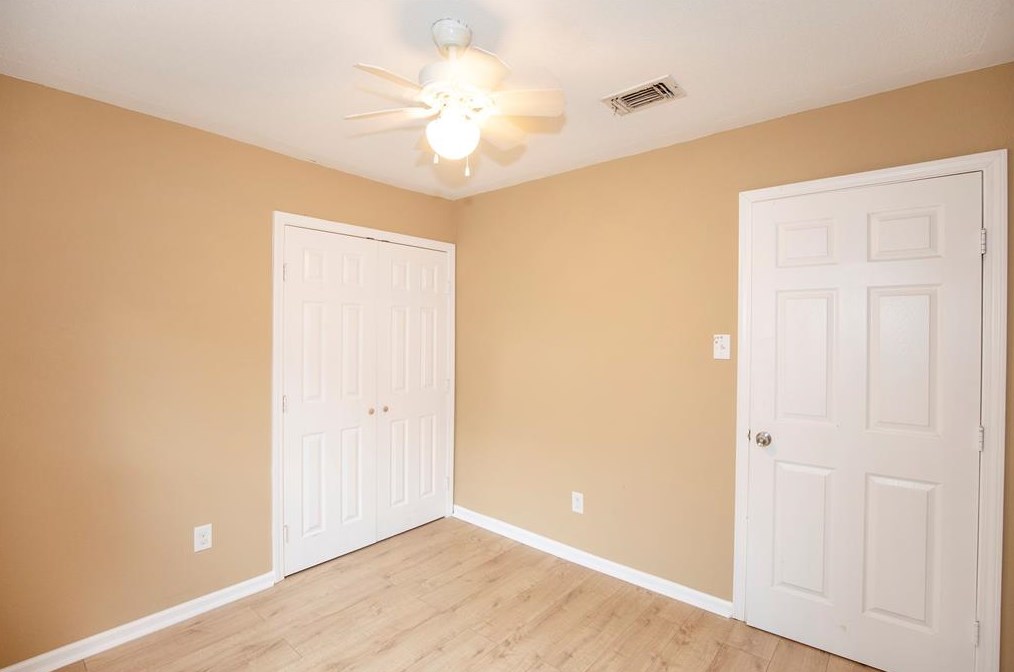 706 Autumnwood Dr, Houston TX  77013-5693 exterior