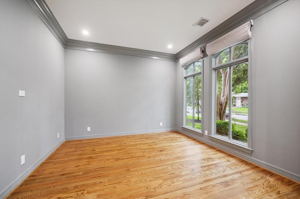 2709 Robinhood St, Houston TX  77005-2227 exterior