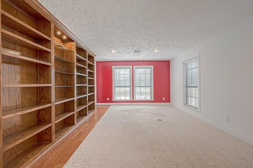 6303 Sprigg, Fulshear TX 77441-6305 exterior