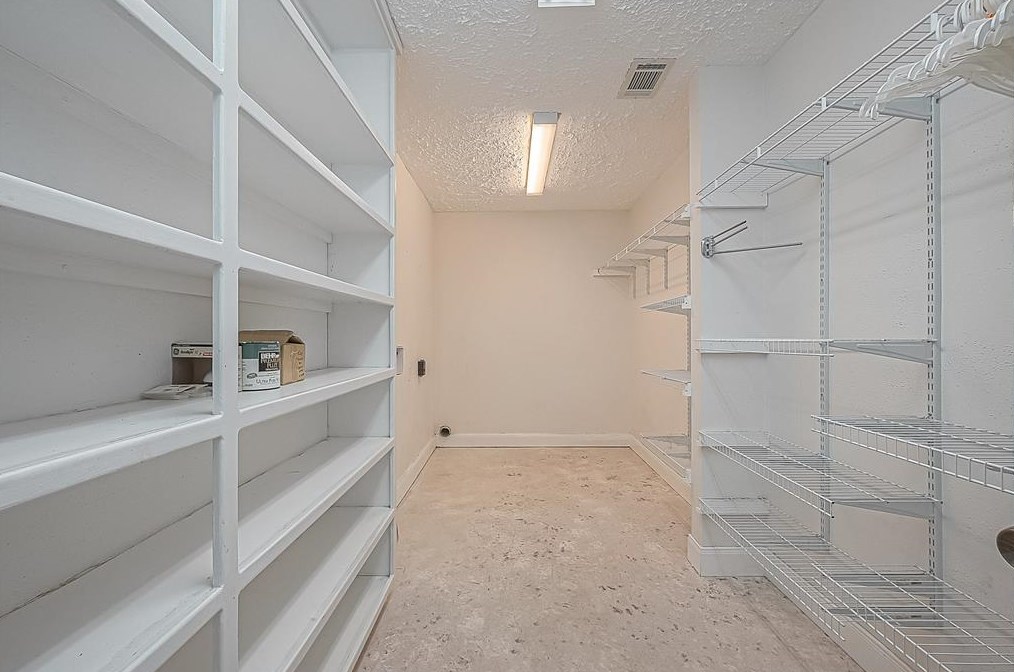 6303 Sprigg, Fulshear TX 77441-6305 exterior