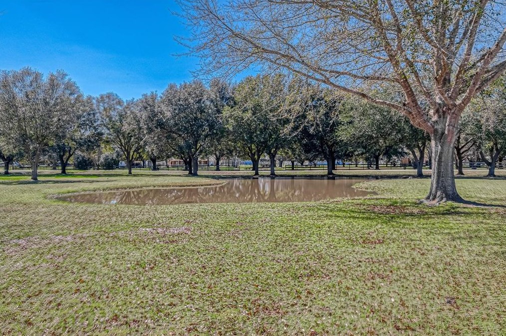 6303 Sprigg, Fulshear TX 77441-6305 exterior