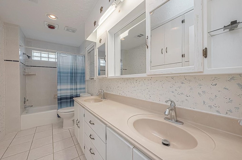 6303 Sprigg, Fulshear TX 77441-6305 exterior