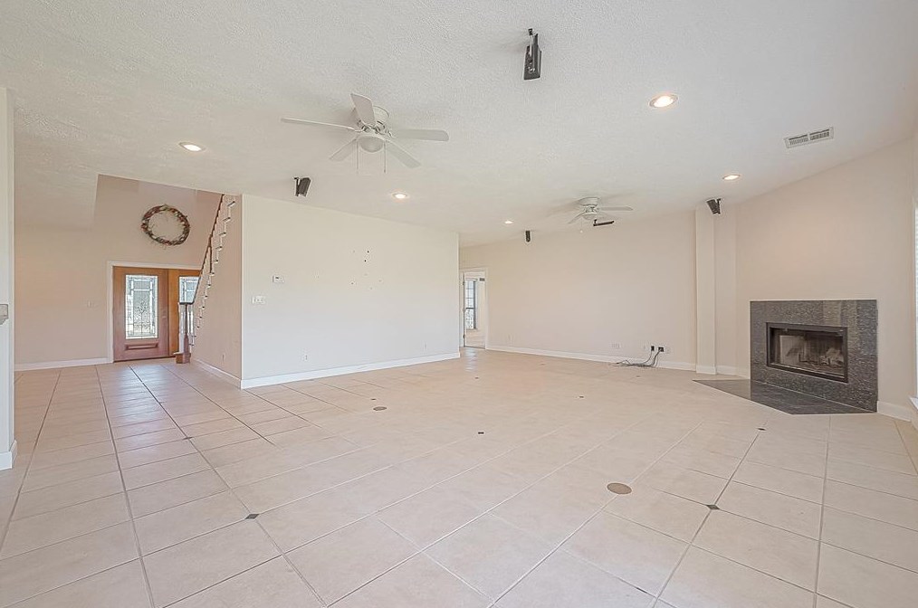 6303 Sprigg, Fulshear TX 77441-6305 exterior