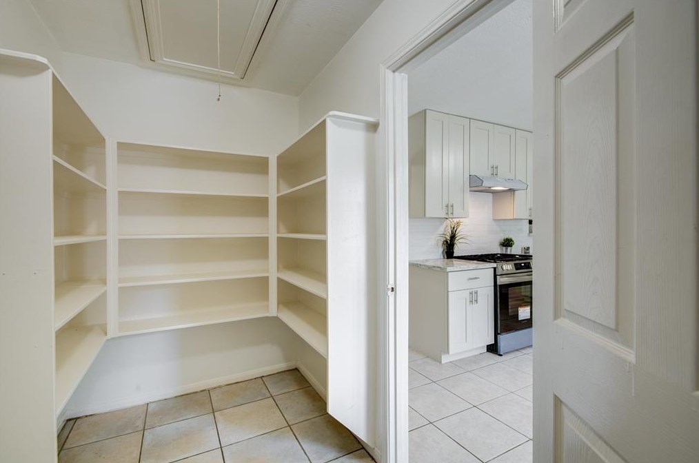 16110 Darwood Ct, Houston TX  77083-5064 exterior