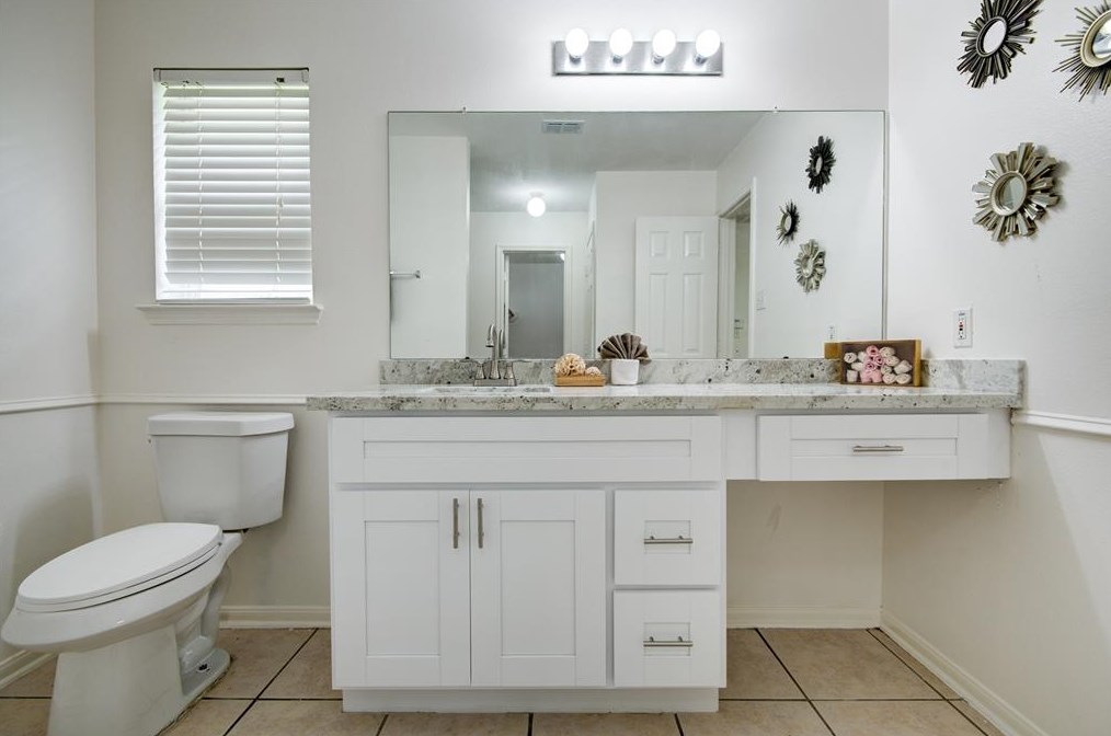 16110 Darwood Ct, Houston TX  77083-5064 exterior