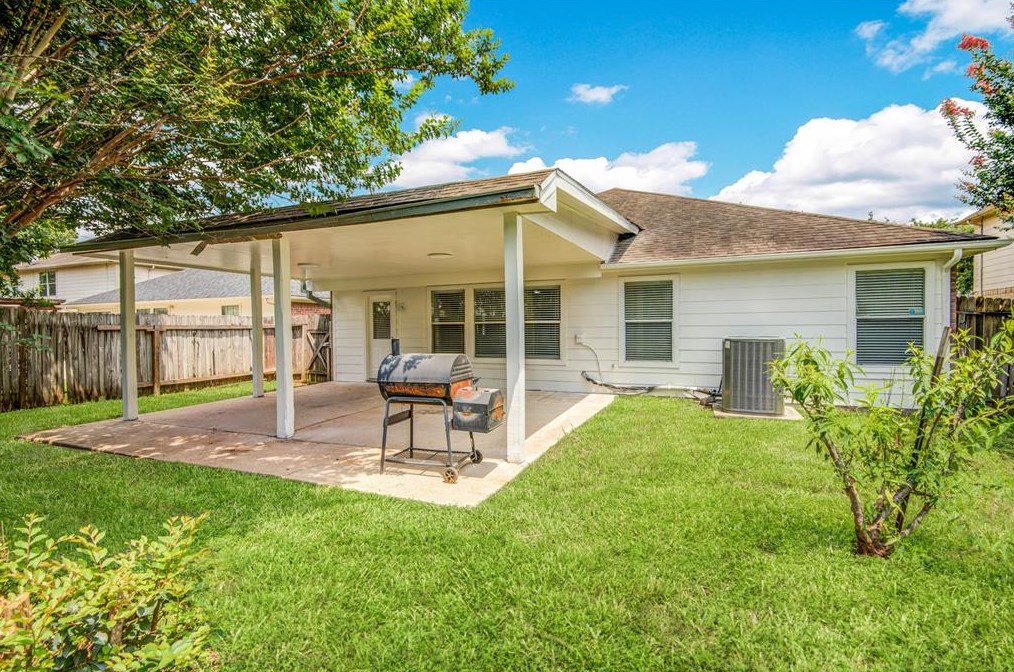 16110 Darwood Ct, Houston TX  77083-5064 exterior