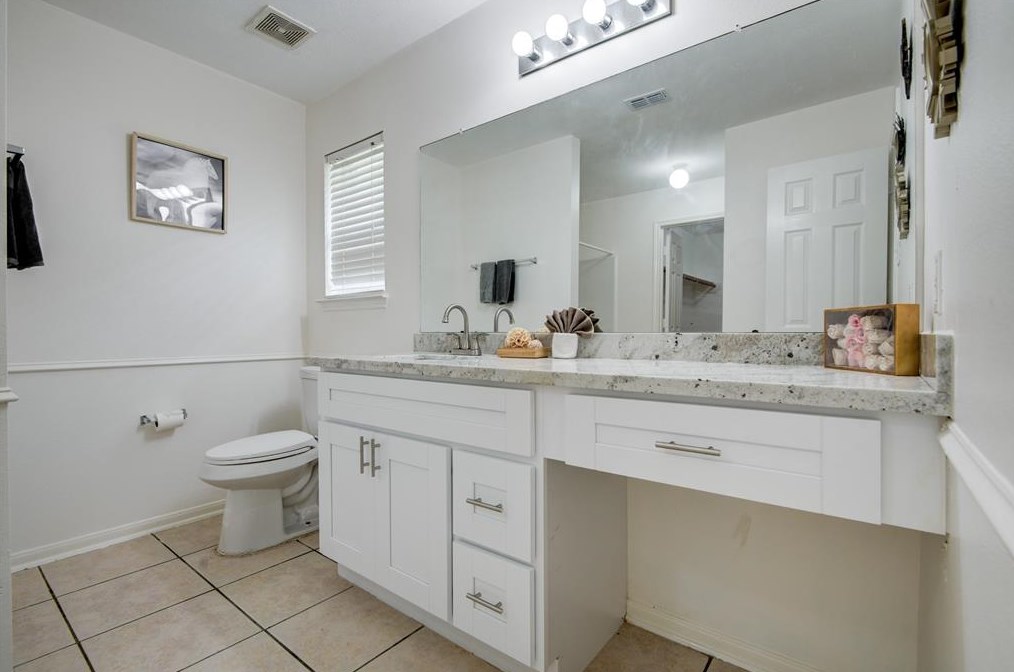 16110 Darwood Ct, Houston TX  77083-5064 exterior